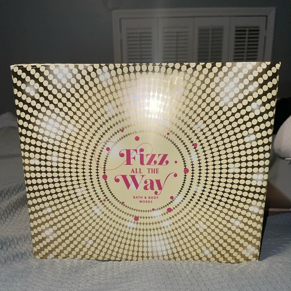 Champagne Toast Bath n Bodyworks set - Picture 2 of 2